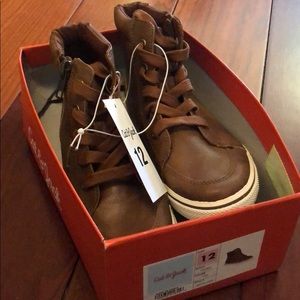 Brand New! Cat & Jack high tops with zipper.